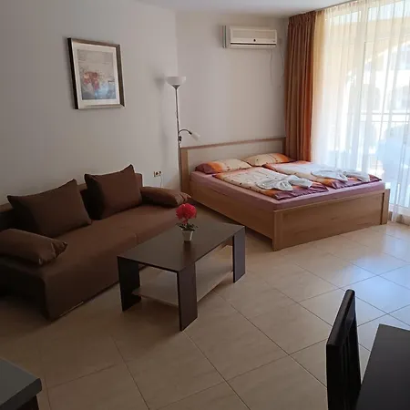Midia - S Vyhledem Na Apartamento Aheloy
