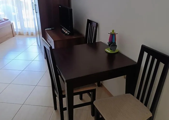 Midia Family - S Výhledem Na Moře * Acheloj